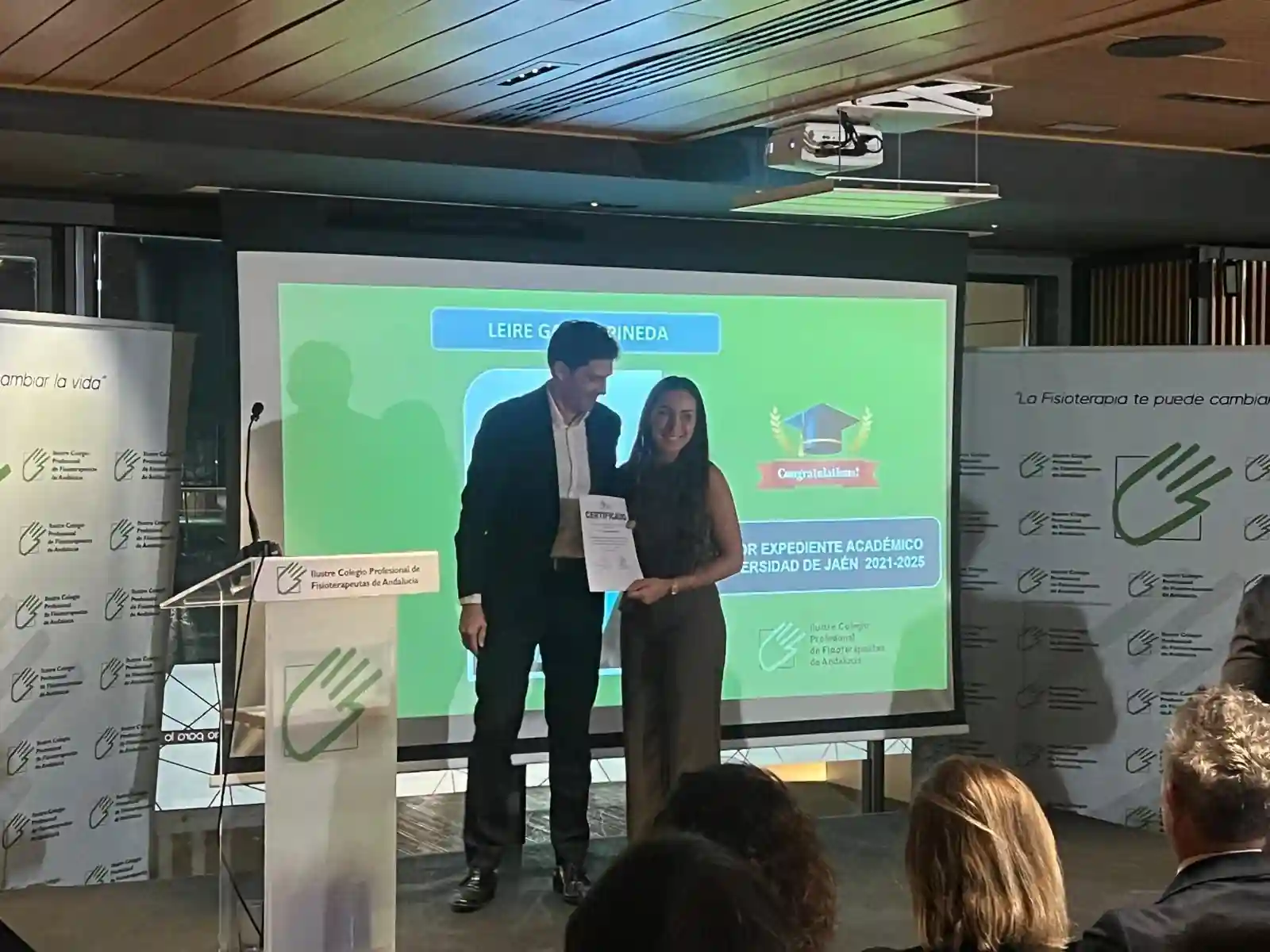 Graduación de Leire como fisioterapeuta